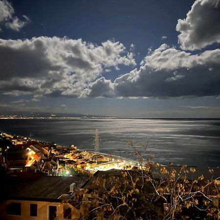 La Goccia Sul Mare Apartment Letojanni Bagian luar foto