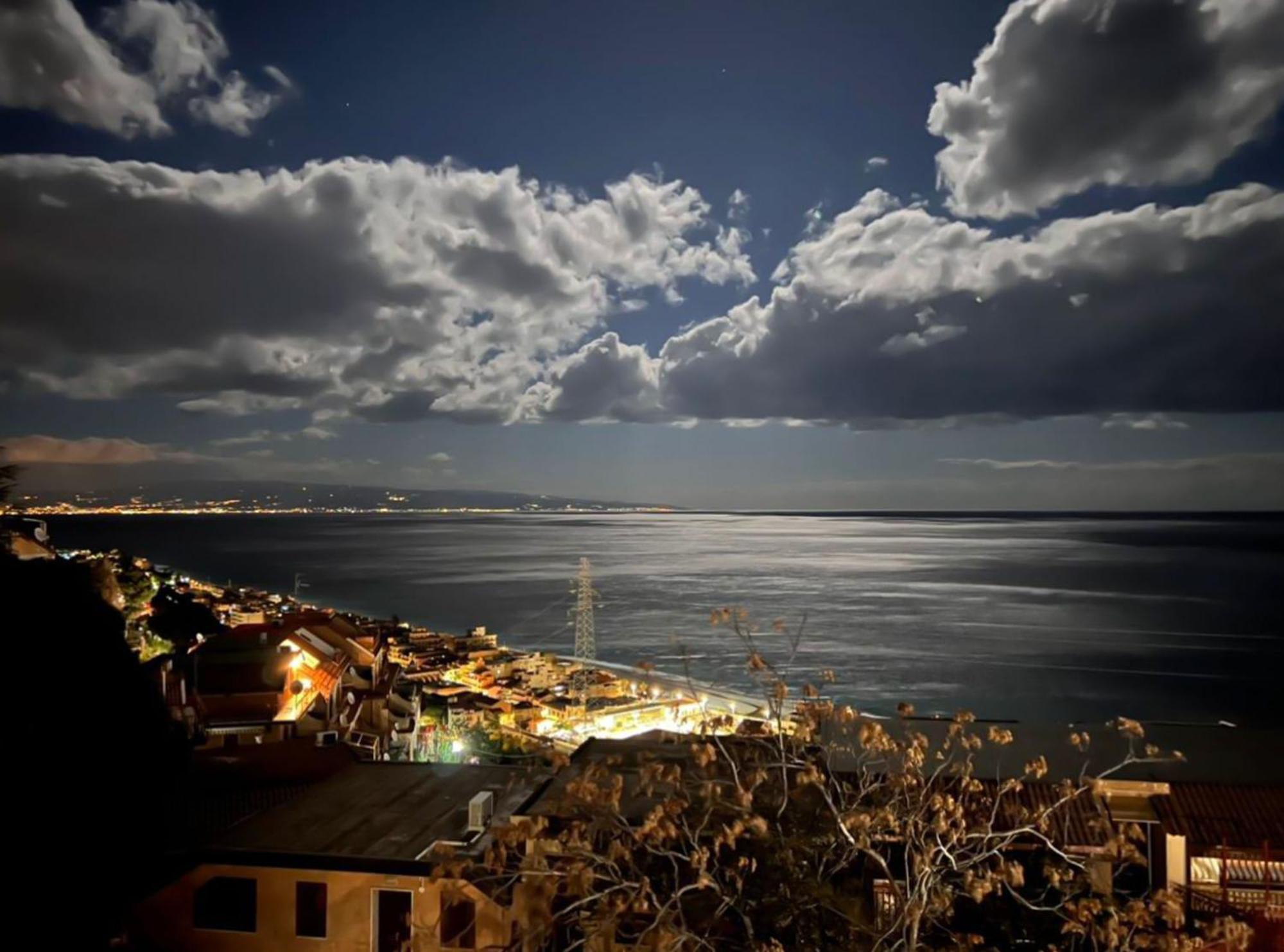La Goccia Sul Mare Apartment Letojanni Bagian luar foto